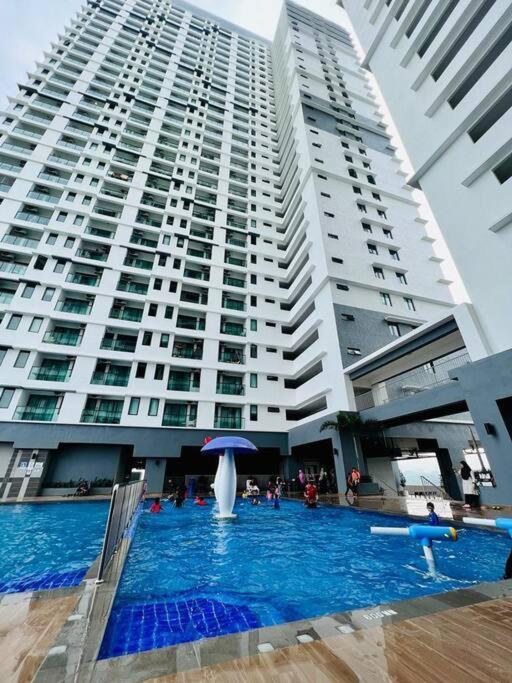 Attractive 3 Bedroom Condo With Pool-D Raudhah Homestay 加影 外观 照片