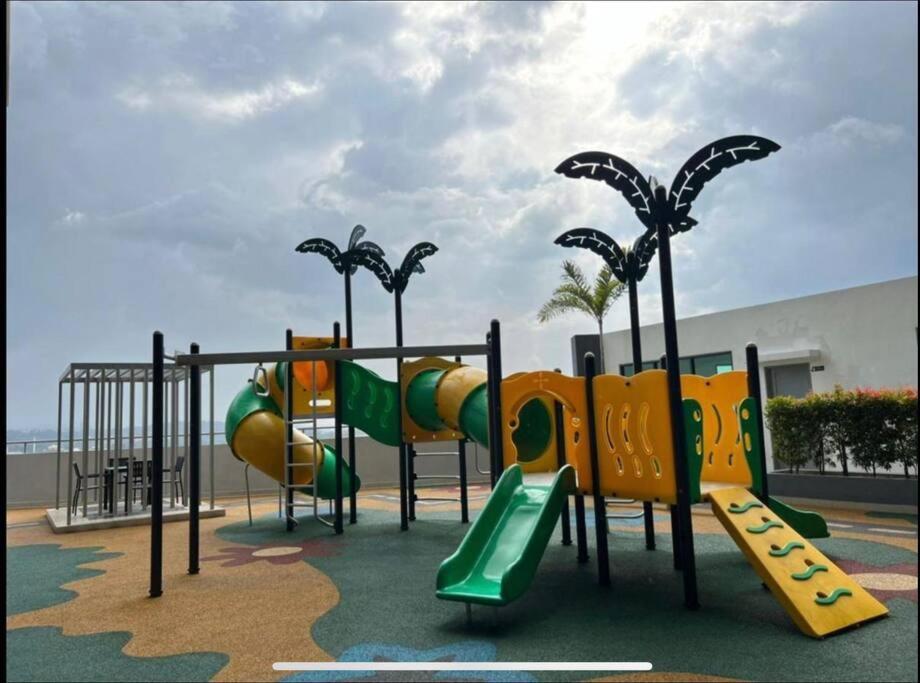 Attractive 3 Bedroom Condo With Pool-D Raudhah Homestay 加影 外观 照片